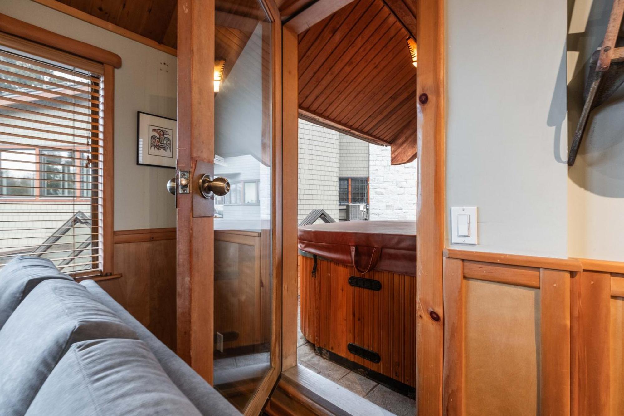 Rainbow By Outpost Whistler Villa Екстериор снимка
