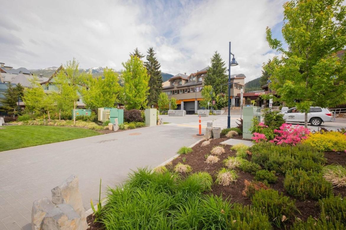 Rainbow By Outpost Whistler Villa Екстериор снимка
